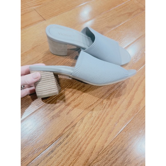Vionic Women Light Gray Knit Mule Block Heel Slip On Sandals Shoes Size 9 - Picture 2 of 9
